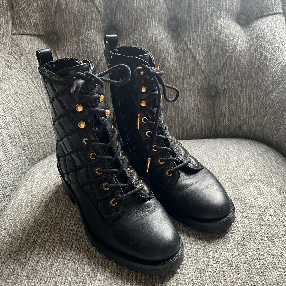 - TORY BURCH leather quilted boot. Size 7.5